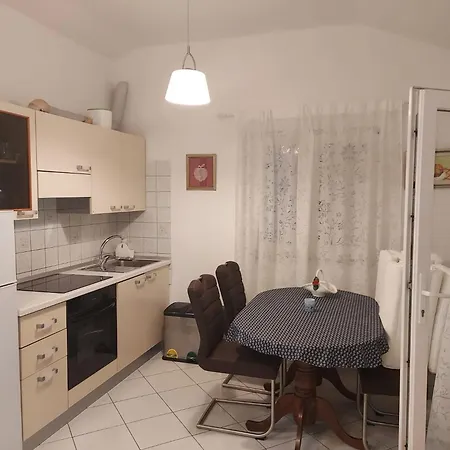 Apartment Karmen *