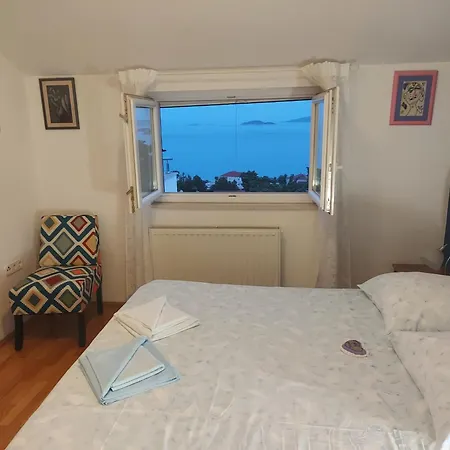 Karmen Apartman Orebic