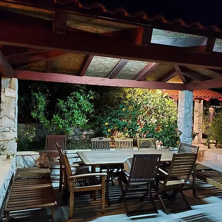 Apartman Karmen *